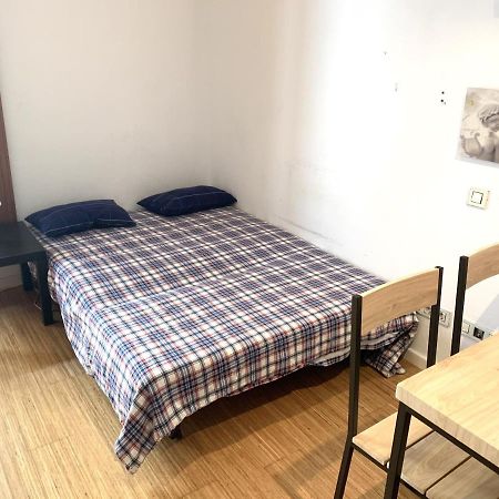 Apartment Next To Ramblas บาร์เซโลนา ภายนอก รูปภาพ